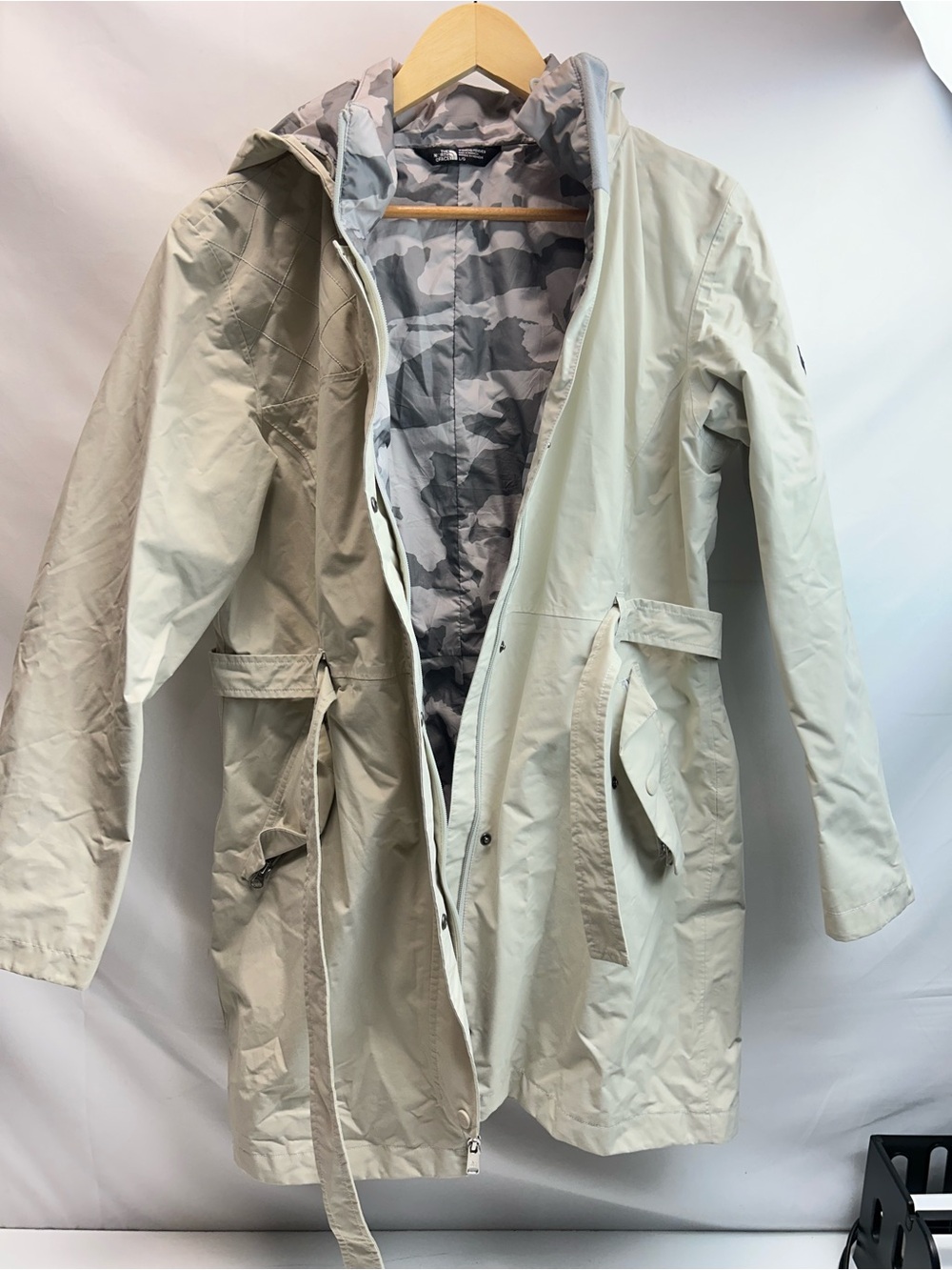 The North Face Tessa Parka Cream / Off White - Size L - Removable Hood